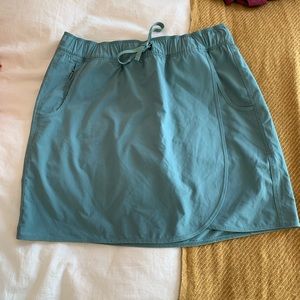 Patagonia green fleetwith skort